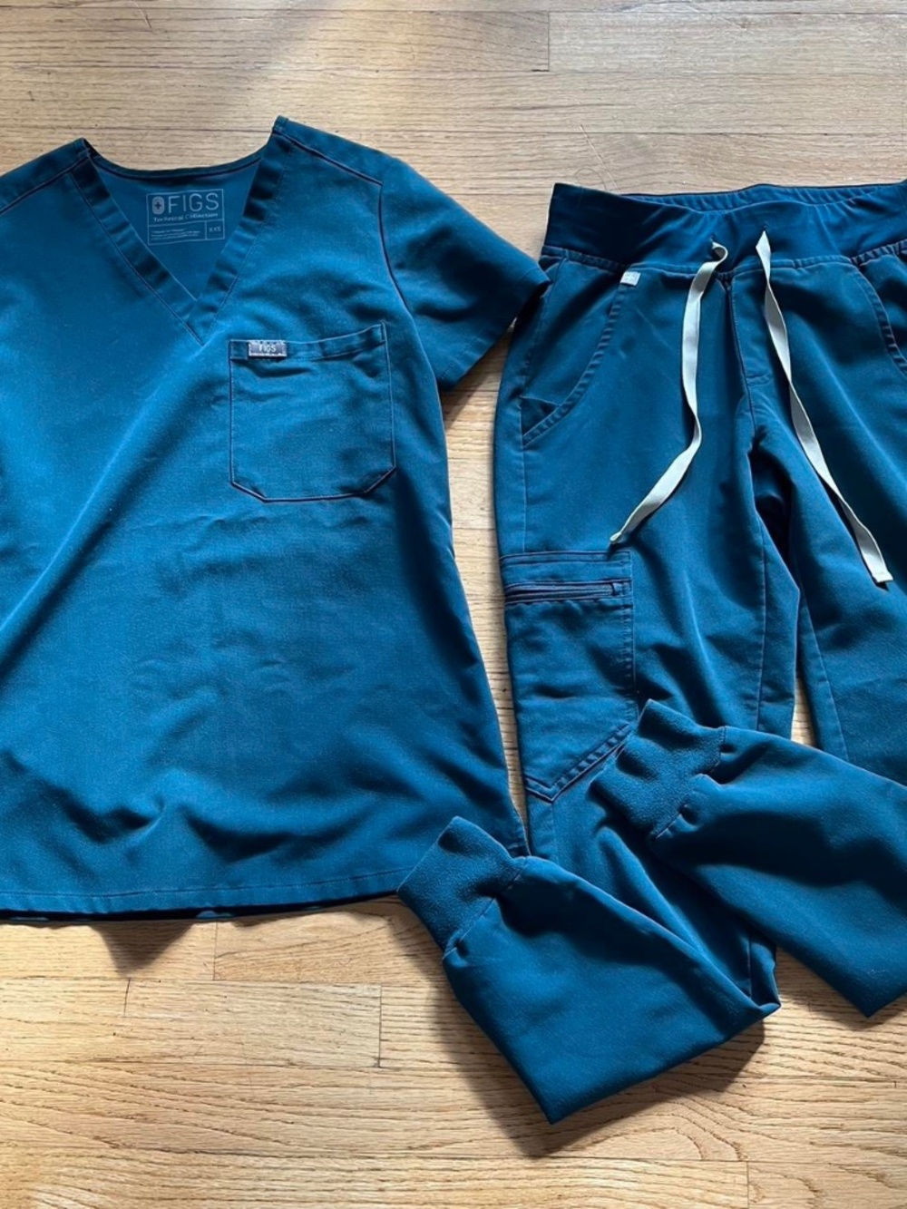 women's teal blue figs set